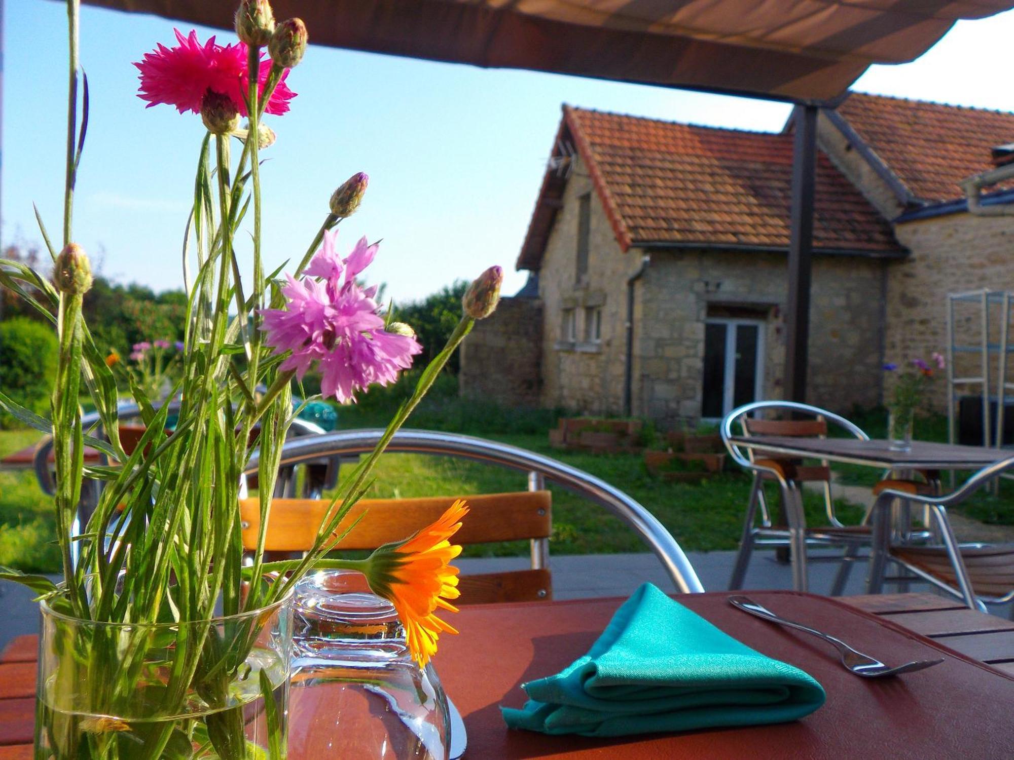 Couette-café L'auberge De Vauclair 2*